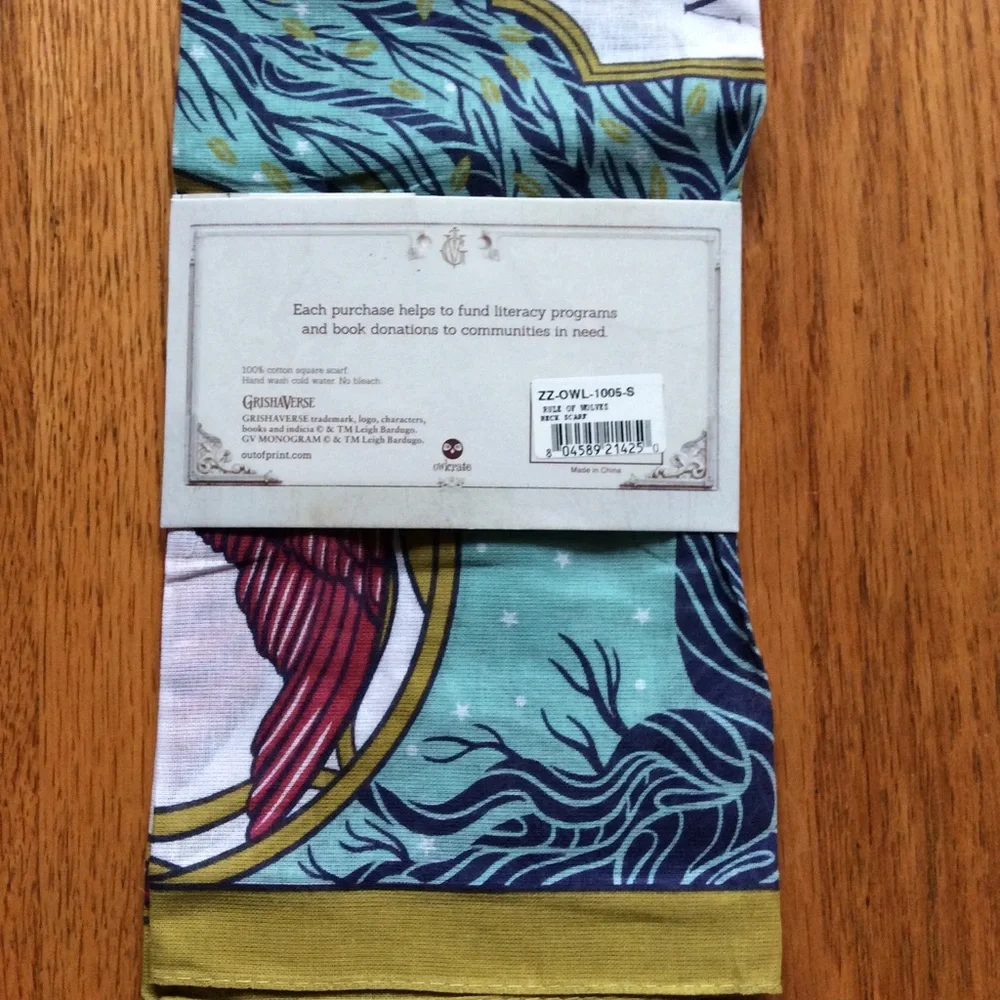 Rule Of Wolves: New Square Scarf. - Picture 2 of 4